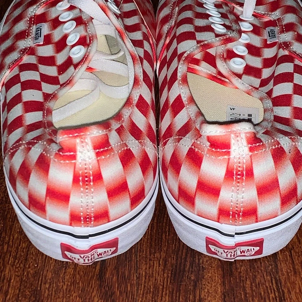 Vans - Picture 9 of 10